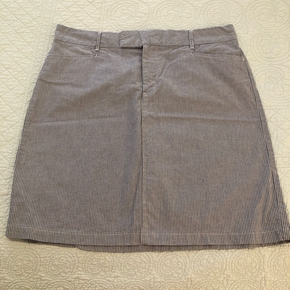 Lee Rider blue pin striped skirt. Size 16.